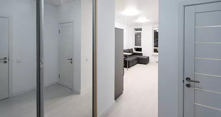 Modern Mirrored Closet Doors Repair in Apopka, FL