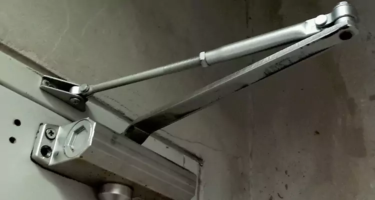Door Closer Oil Leak Repair in Apopka, FL