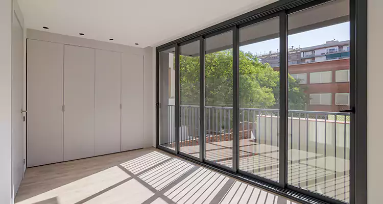 Fix Sliding Screen Door Track in Apopka, FL